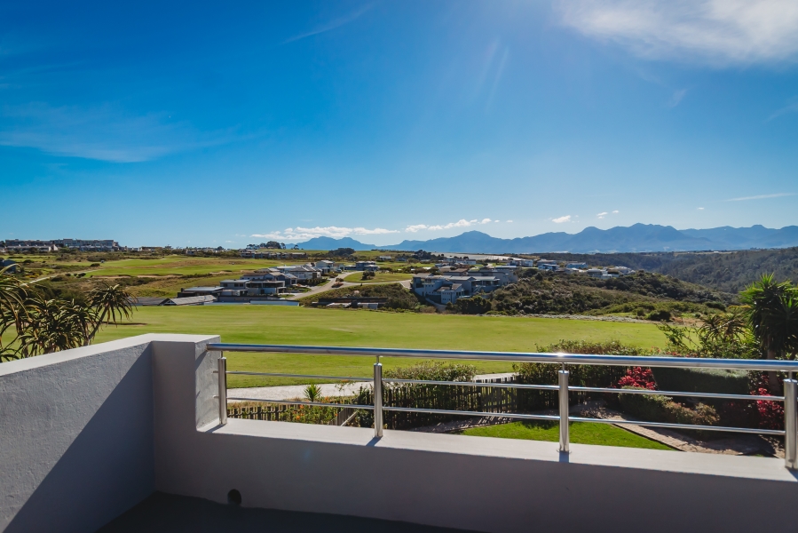 4 Bedroom Property for Sale in Herolds Bay Western Cape